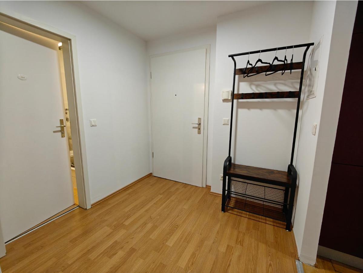 2Br Apartment, Parking, Wi-Fi, Tv In Berlin Karow Bagian luar foto