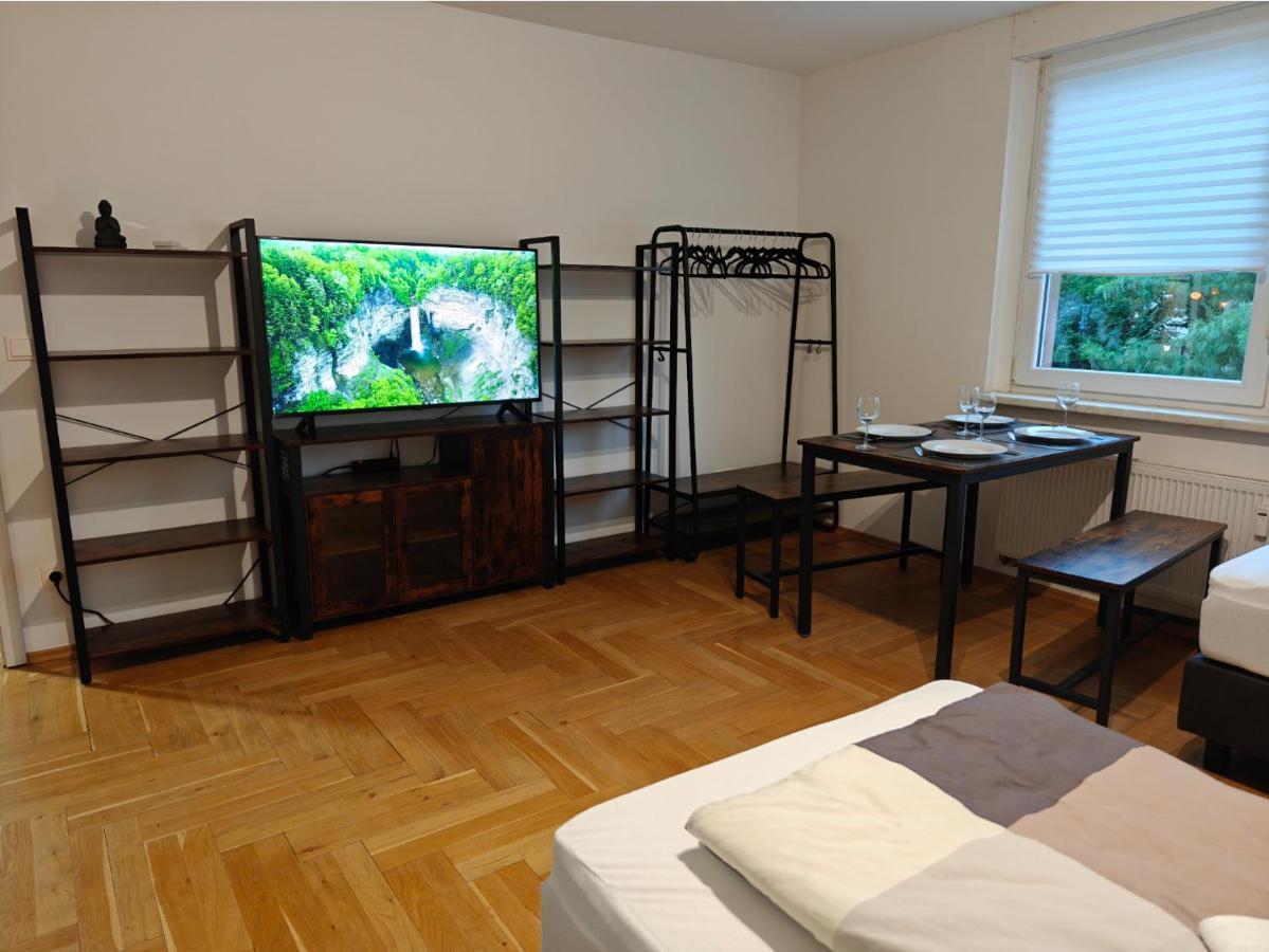 2Br Apartment, Parking, Wi-Fi, Tv In Berlin Karow Bagian luar foto